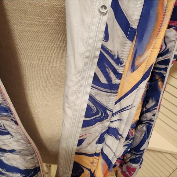 FREE PEOPLE NWT MARBLE MULTI COLOR PUFFER SIZE MED - Picture 8 of 12